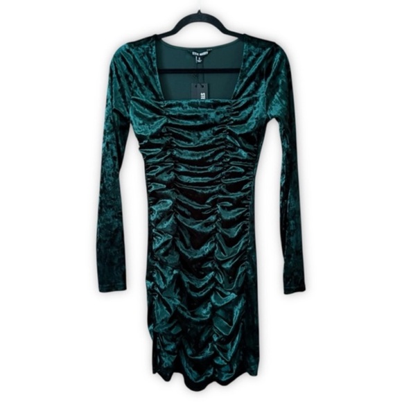 Steve Madden | Dresses | Steve Madden Pine Green Velvet Long Sleeve Dress | Poshmark Steve Madden | Dresses | Steve Madden Pine Green Velvet Long Sleeve Dress | Poshmark